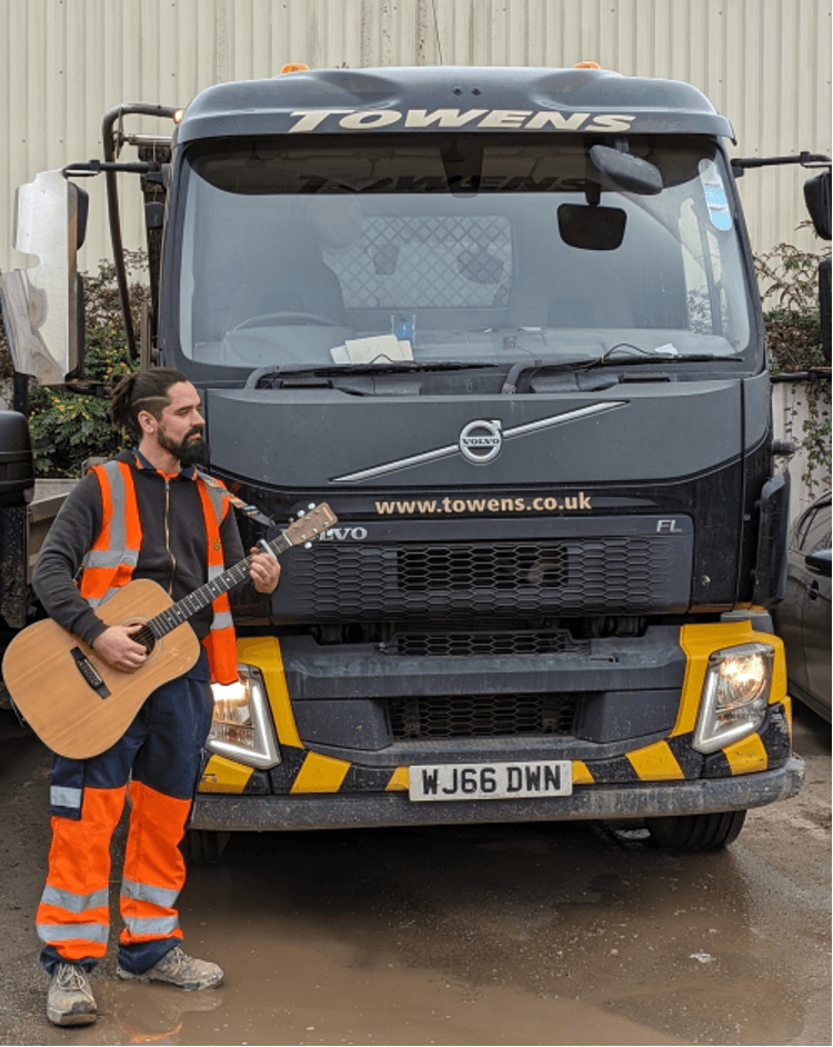 Singing skip driver