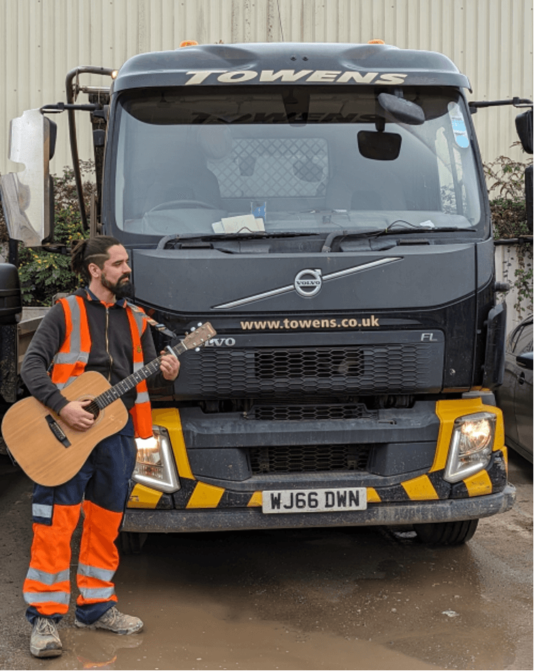 The Singing Skip Driver